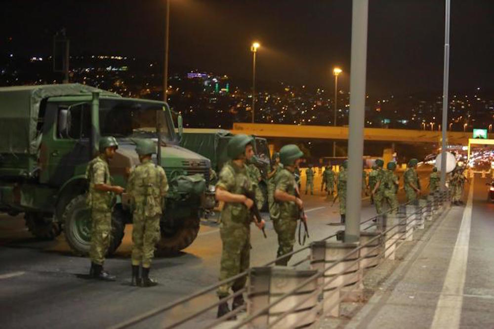coup Turkey army on Bosphorus bridge